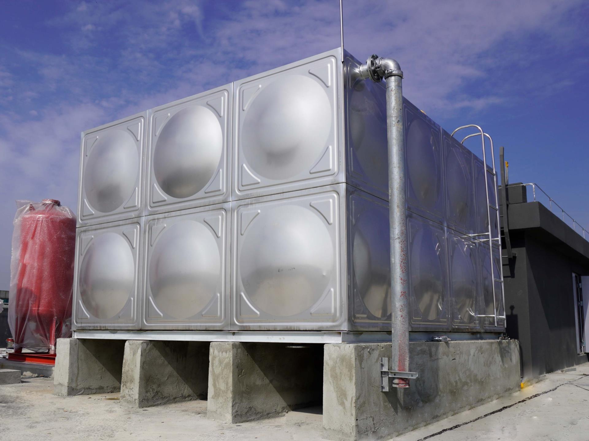 寫字樓樓頂不銹鋼生活水箱